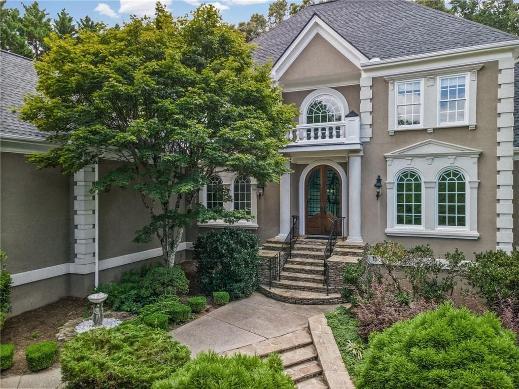 5 bedroom, 8 bathroom, 8,167 sq ft single family residence under contract at 3915 Merriweather Woods, Johns Creek, GA 30022 — photo 4