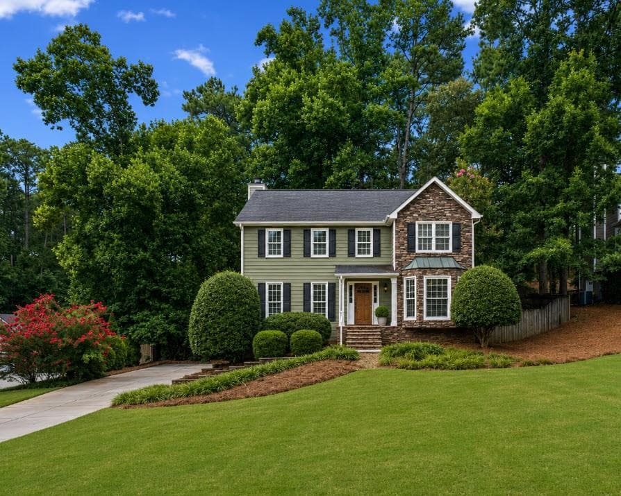 4 bedroom, 4 bathroom, 2,484 sq ft single family residence for sale at 3385 New Heritage Drive, Johns Creek, GA 30022 — photo 3