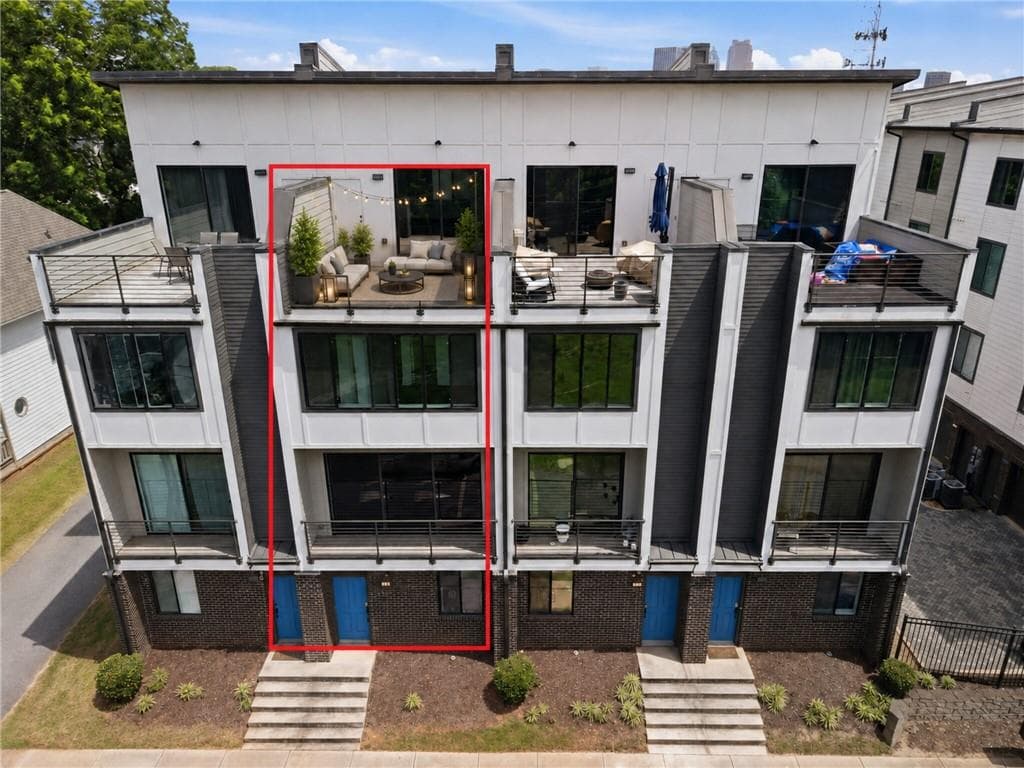 3 bedroom, 5 bathroom, 1,815 sq ft townhouse for rent at 211 Bass Street 10, Atlanta, GA 30315 for $2,925 a month — photo 1 of 34