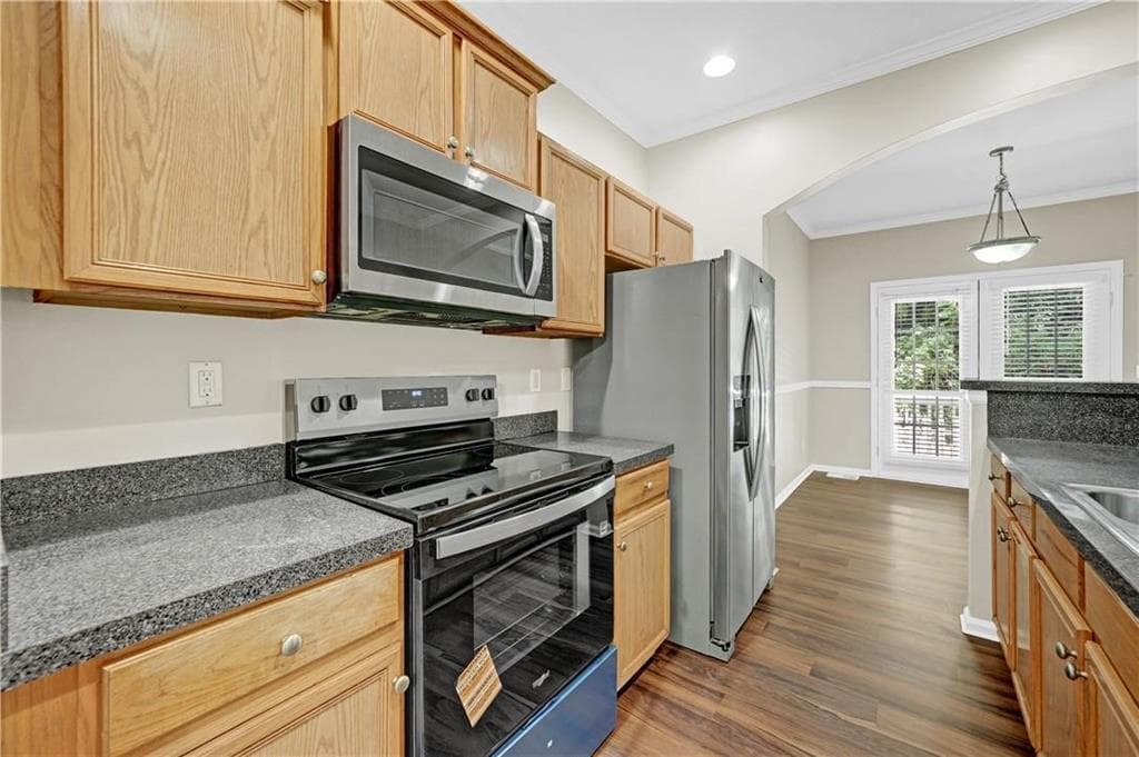 3 bedroom, 2 bathroom, 1,122 sq ft single family residence under contract at 1477 Akridge Street, Atlanta, GA 30314 — photo 6