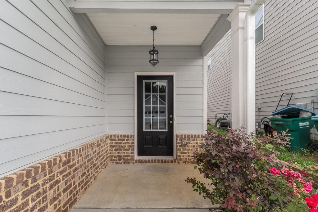 4 bedroom, 3 bathroom, 2,176 sq ft single family residence under contract at 24 Castlemoor Loop, Adairsville, GA 30103 — photo 2