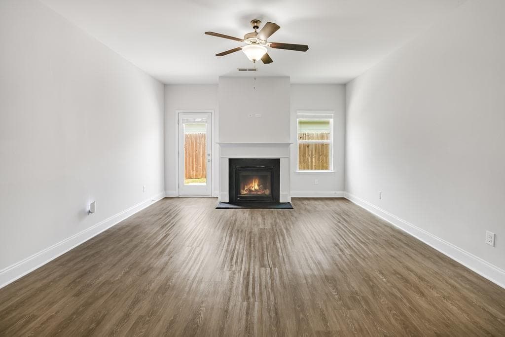 4 bedroom, 3 bathroom, 2,176 sq ft single family residence under contract at 24 Castlemoor Loop, Adairsville, GA 30103 — photo 9