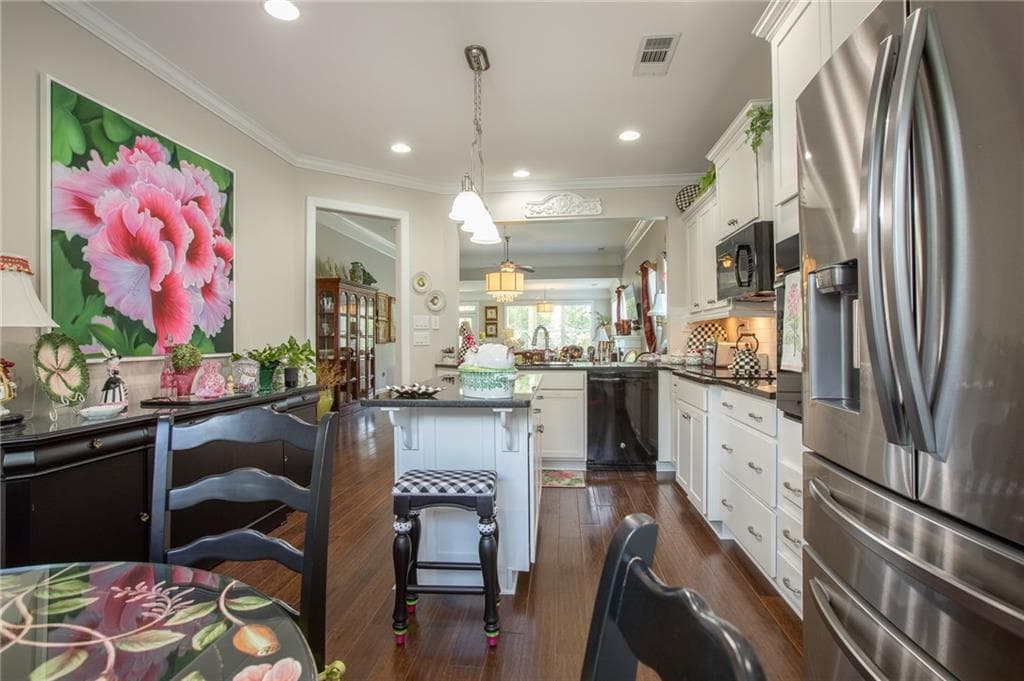 3 bedroom, 2 bathroom, 1,923 sq ft single family residence under contract at 3552 Cresswind Parkway, Gainesville, GA 30504 — photo 5