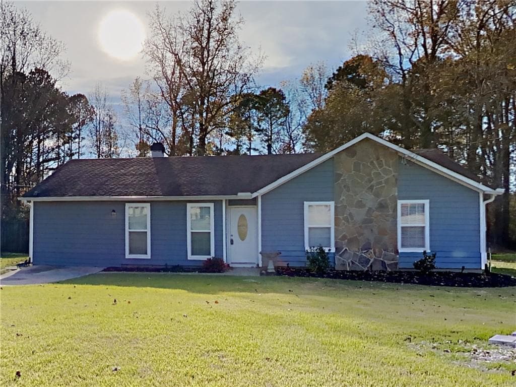 4 bedroom, 2 bathroom, 1,452 sq ft single family residence for rent at 968 Country Oaks Court, Lawrenceville, GA 30044 for $1,980 a month — photo 1 of 45