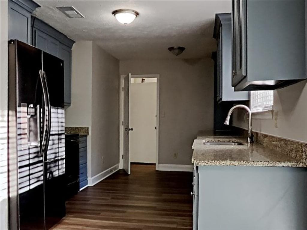 4 bedroom, 2 bathroom, 1,452 sq ft single family residence for rent at 968 Country Oaks Court, Lawrenceville, GA 30044 for $1,980 a month — photo 3