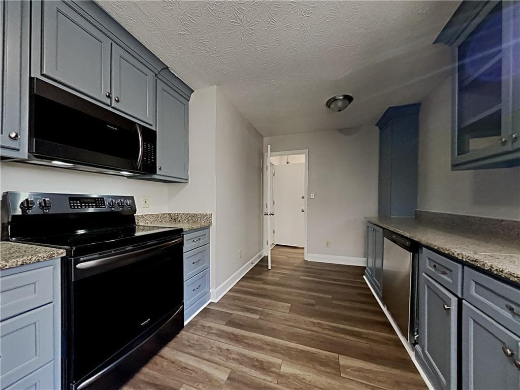 4 bedroom, 2 bathroom, 1,452 sq ft single family residence for rent at 968 Country Oaks Court, Lawrenceville, GA 30044 for $1,980 a month — photo 6