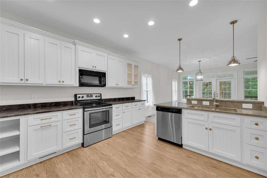 3 bedroom, 3 bathroom, 2,812 sq ft single family residence for sale at 27 Classic Drive, Hartwell, GA 30643 — photo 8