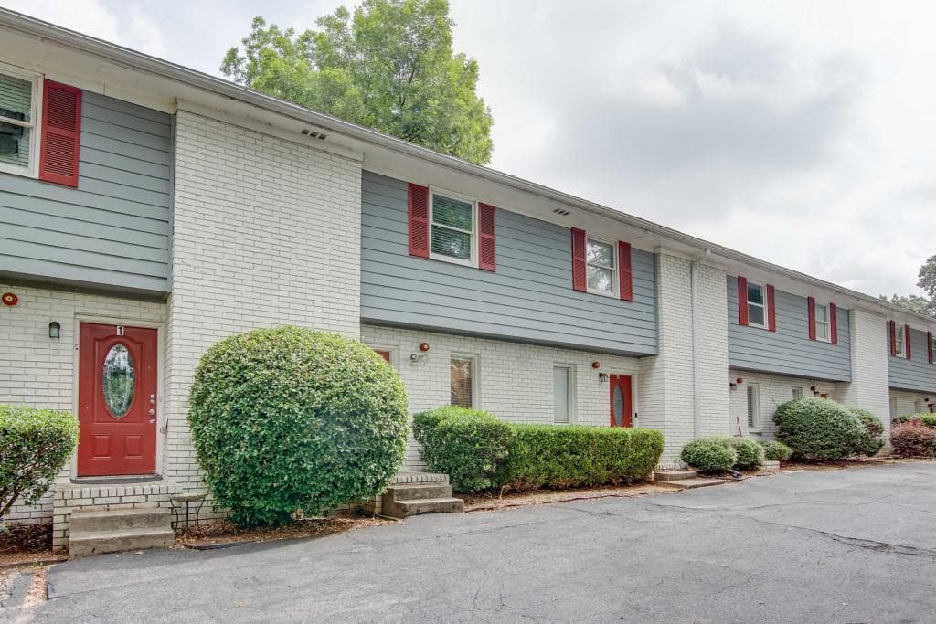 2 bedroom, 2 bathroom, 1,070 sq ft townhouse for sale at 3241 Turner Street 2, East Point, GA 30344