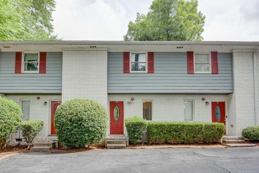 2 bedroom, 2 bathroom, 1,070 sq ft townhouse for sale at 3241 Turner Street 2, East Point, GA 30344 — photo 2