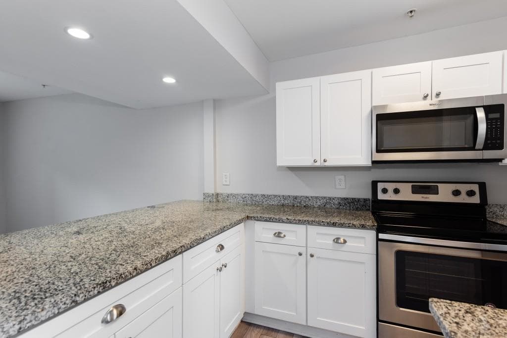 2 bedroom, 2 bathroom, 1,070 sq ft townhouse for sale at 3241 Turner Street 2, East Point, GA 30344 — photo 9