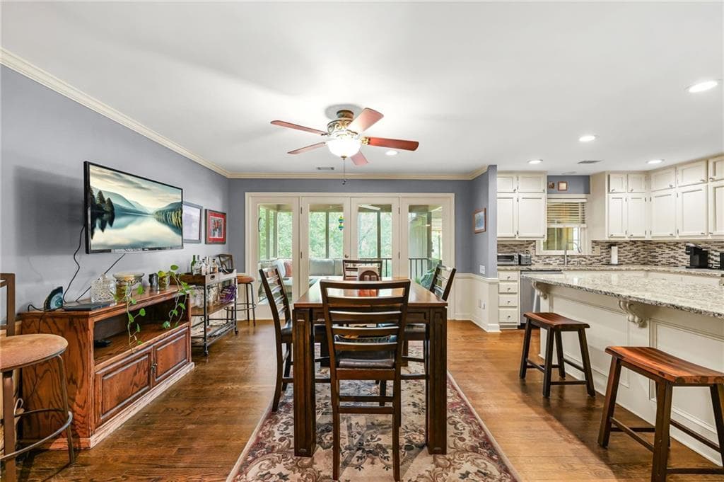 5 bedroom, 5 bathroom, 4,130 sq ft single family residence under contract at 160 Fairway Ridge Drive, Johns Creek, GA 30022 — photo 10