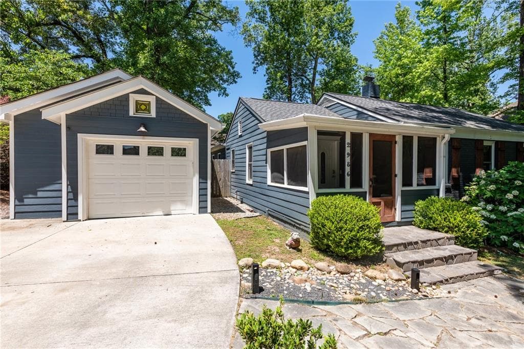 3 bedroom, 2 bathroom, 1,738 sq ft single family residence for sale at 2986 Jefferson Street, Atlanta, GA 30341 — photo 3