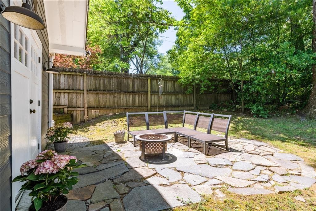 3 bedroom, 2 bathroom, 1,738 sq ft single family residence for sale at 2986 Jefferson Street, Atlanta, GA 30341 — photo 7