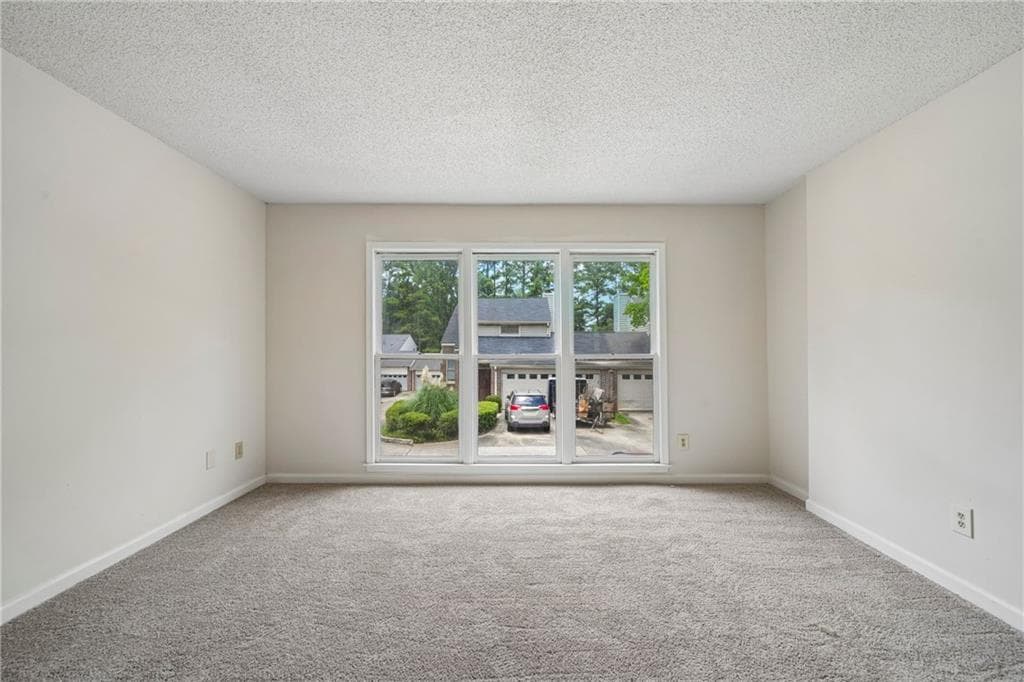 3 bedroom, 3 bathroom, 2,046 sq ft condominium under contract at 19 Belmonte Court, Atlanta, GA 30311 — photo 7