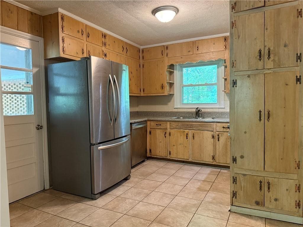 4 bedroom, 3 bathroom, 1,732 sq ft single family residence for rent at 782 Prince Avenue, Marietta, GA 30062 for $2,350 a month — photo 2