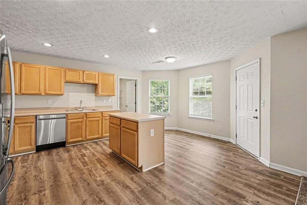 3 bedroom, 3 bathroom, 2,588 sq ft single family residence for sale at 1155 Bramlett Boulevard, Lawrenceville, GA 30045 — photo 8