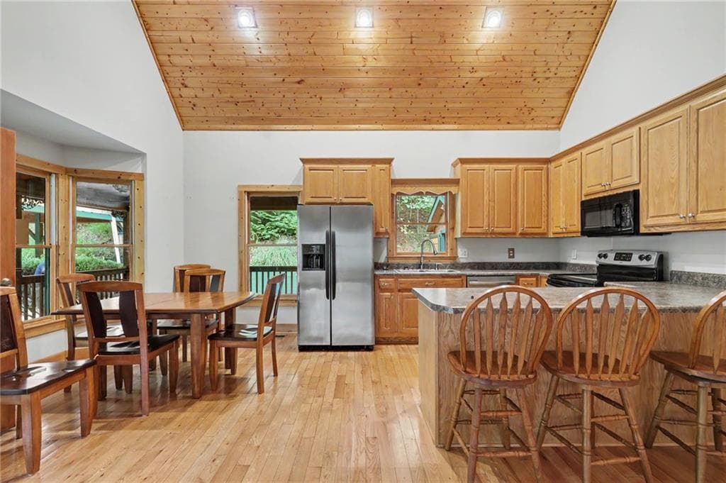 3 bedroom, 3 bathroom, 2,778 sq ft single family residence under contract at 277 Wards Creek Drive, Dahlonega, GA 30533 — photo 10