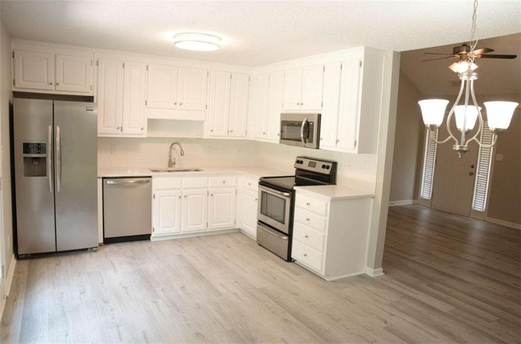 3 bedroom, 2 bathroom, 1,311 sq ft single family residence under contract at 1215 Browns Country Lane, Locust Grove, GA 30248 — photo 3