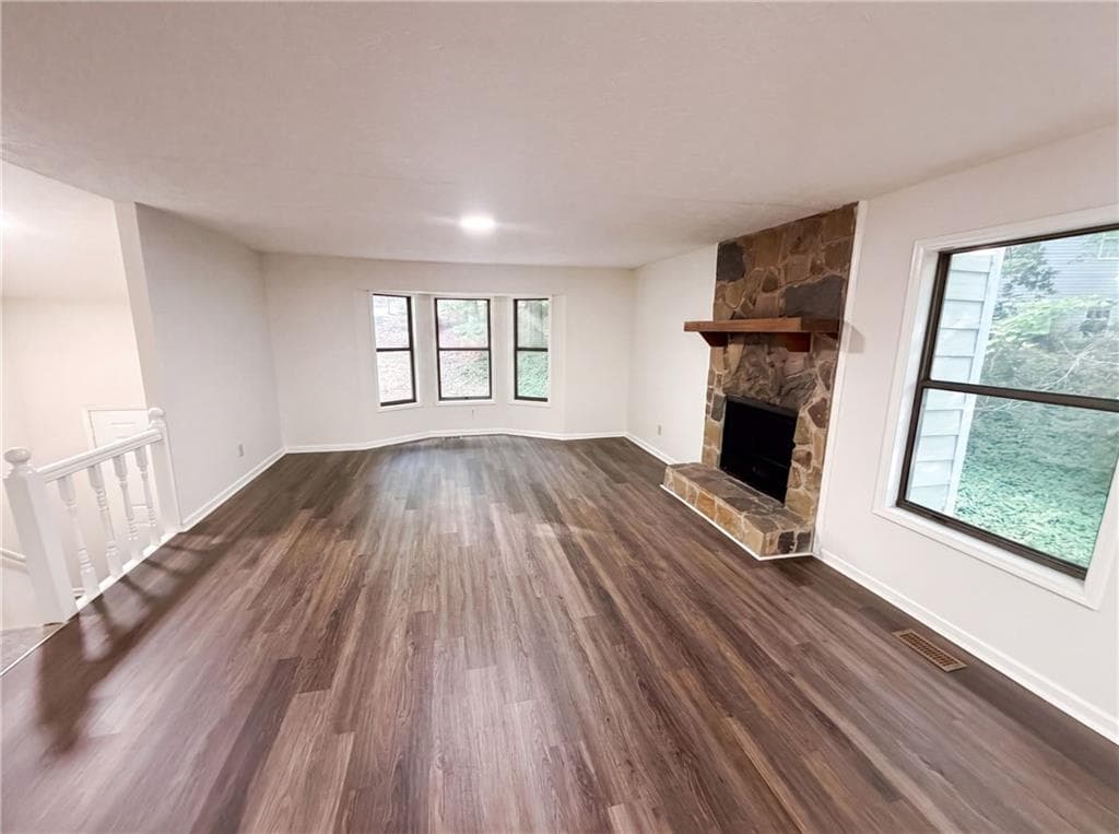 3 bedroom, 2 bathroom, 2,020 sq ft single family residence for sale at 4117 Twig Court, Douglasville, GA 30135 — photo 3