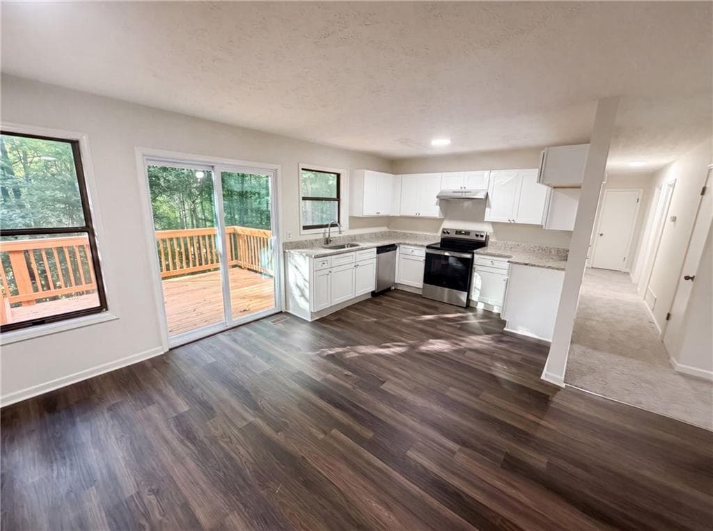 3 bedroom, 2 bathroom, 2,020 sq ft single family residence for sale at 4117 Twig Court, Douglasville, GA 30135 — photo 6