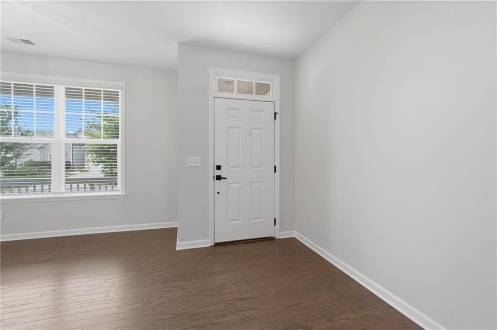 4 bedroom, 3 bathroom, 2,319 sq ft single family residence for sale at 5395 Coltman Drive, Cumming, GA 30028 — photo 7