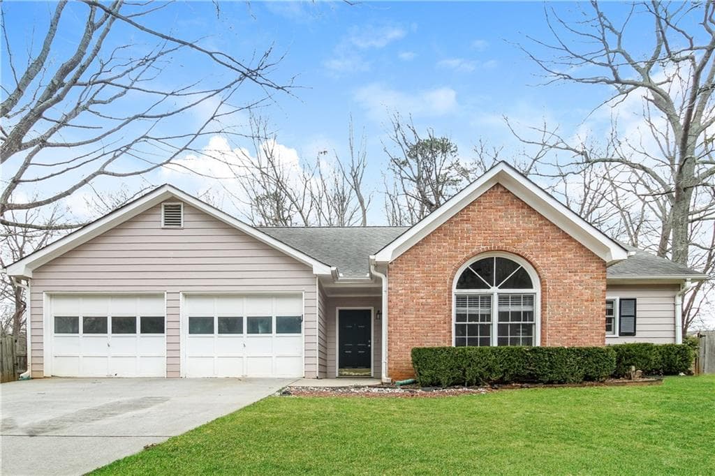 3 bedroom, 2 bathroom, 1,649 sq ft single family residence for sale at 5575 Dusty Ridge Trail, Buford, GA 30518 — photo 1 of 18