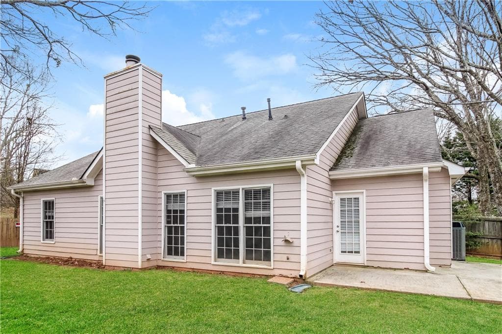 3 bedroom, 2 bathroom, 1,649 sq ft single family residence for sale at 5575 Dusty Ridge Trail, Buford, GA 30518 — photo 2
