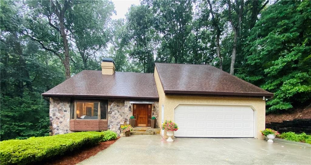 365 Crosstree Lane, Sandy Springs, GA 30328 — most recent listing photo