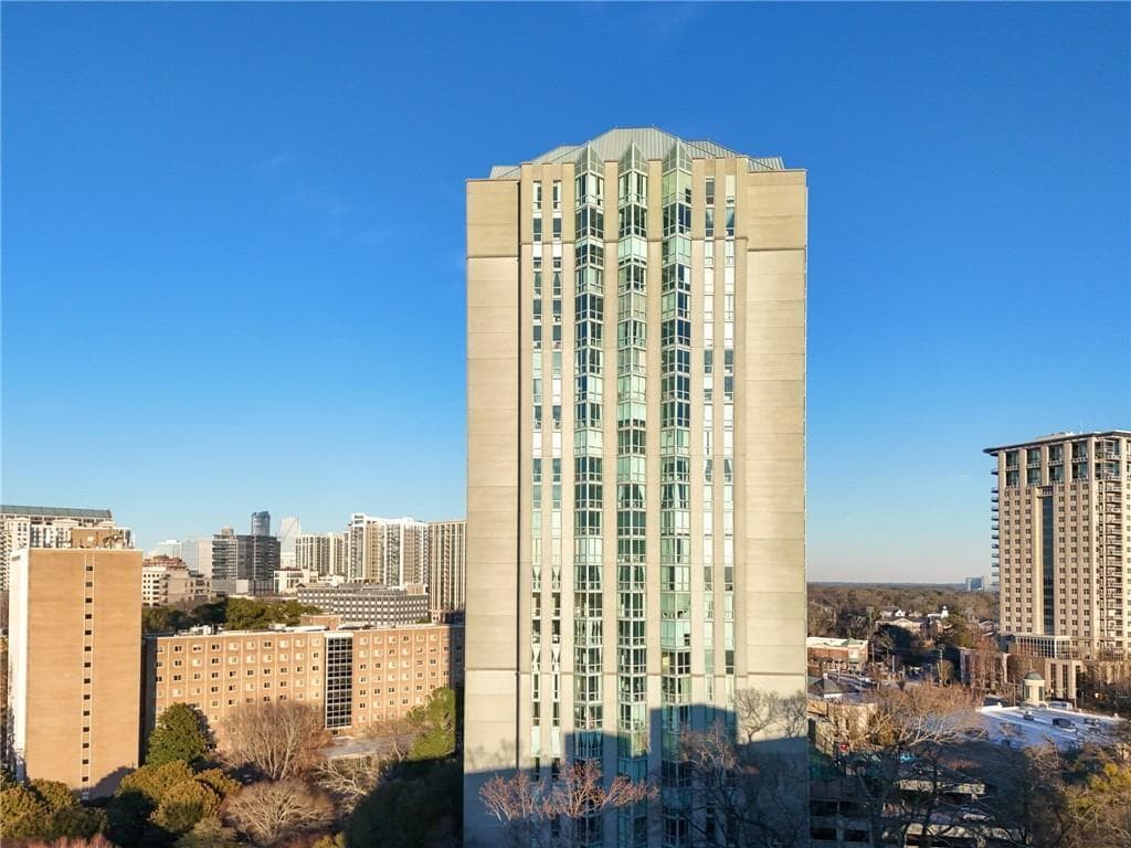 1 bedroom, 1 bathroom, 807 sq ft condominium for sale at 2870 Pharr Court South 2809, Atlanta, GA 30305