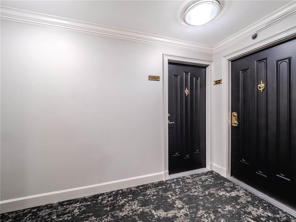 1 bedroom, 1 bathroom, 807 sq ft condominium for sale at 2870 Pharr Court South 2809, Atlanta, GA 30305 — photo 8