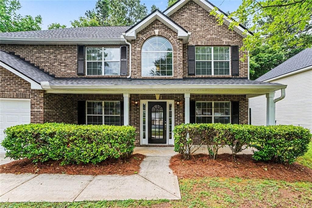 4 bedroom, 3 bathroom, 2,672 sq ft single family residence for sale at 129 Kentwood Springs Drive, Hampton, GA 30228 — photo 4
