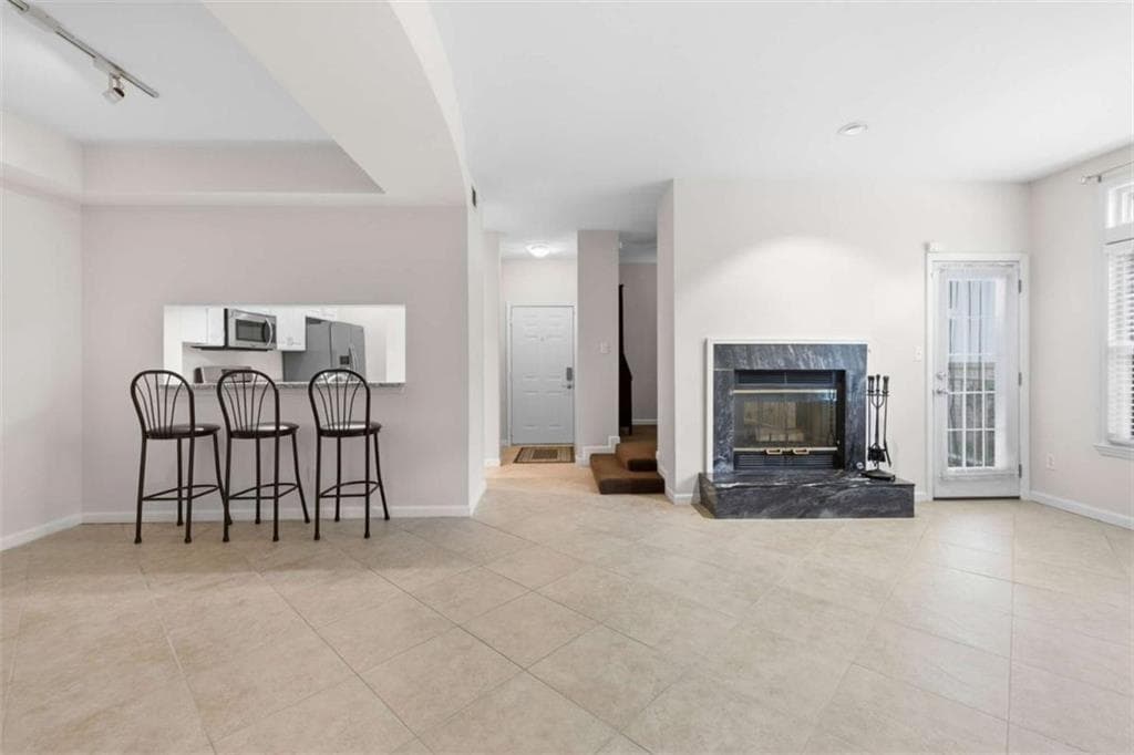 1 bedroom, 1 bathroom, 873 sq ft condominium for sale at 240 Renaissance Parkway 211, Atlanta, GA 30308 — photo 10