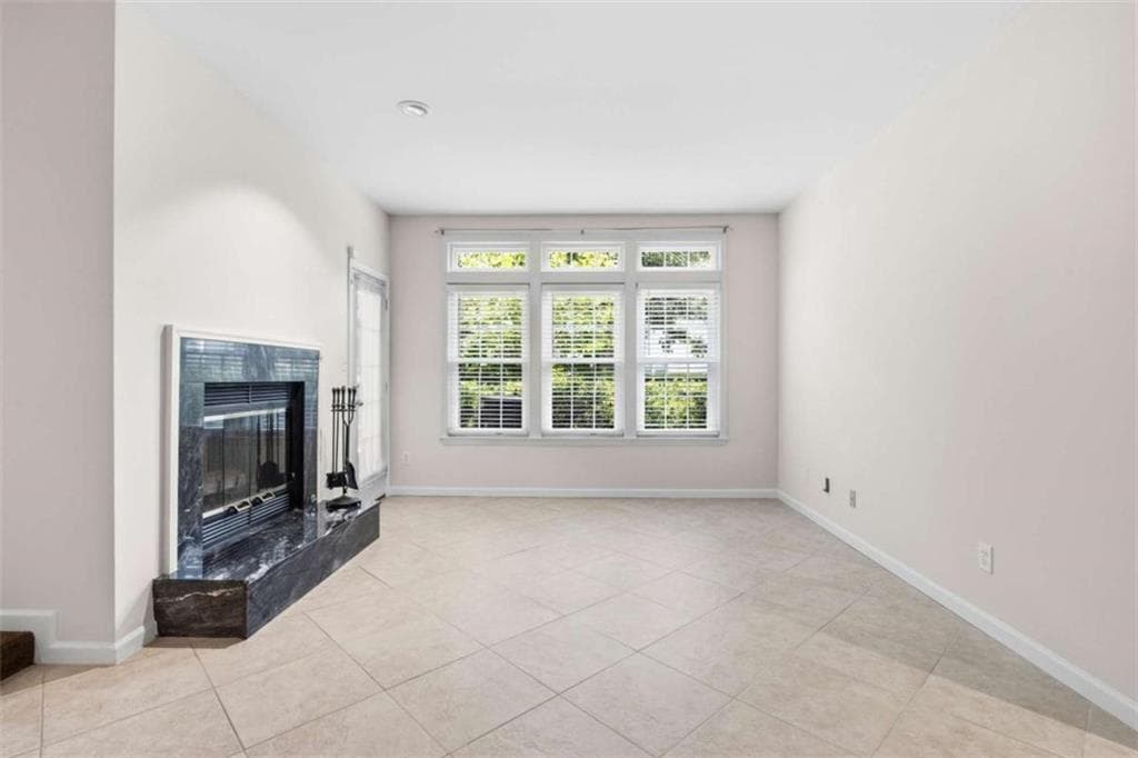 1 bedroom, 1 bathroom, 873 sq ft condominium for sale at 240 Renaissance Parkway 211, Atlanta, GA 30308 — photo 9