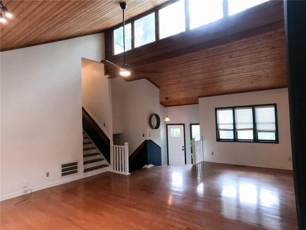 5 bedroom, 3 bathroom, 2,674 sq ft single family residence for sale at 510 Wood Valley Trc, Roswell, GA 30076 — photo 3