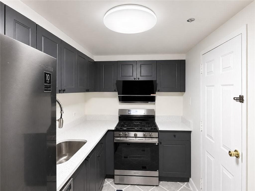 2 bedroom, 2 bathroom, 1,160 sq ft condominium for sale at 1501 Clairmont Road 928, Decatur, GA 30033 — photo 4