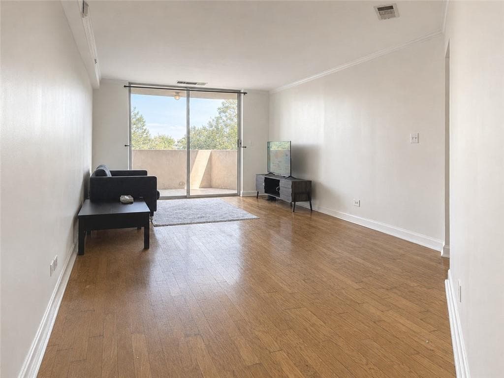 2 bedroom, 2 bathroom, 1,160 sq ft condominium for sale at 1501 Clairmont Road 928, Decatur, GA 30033 — photo 6