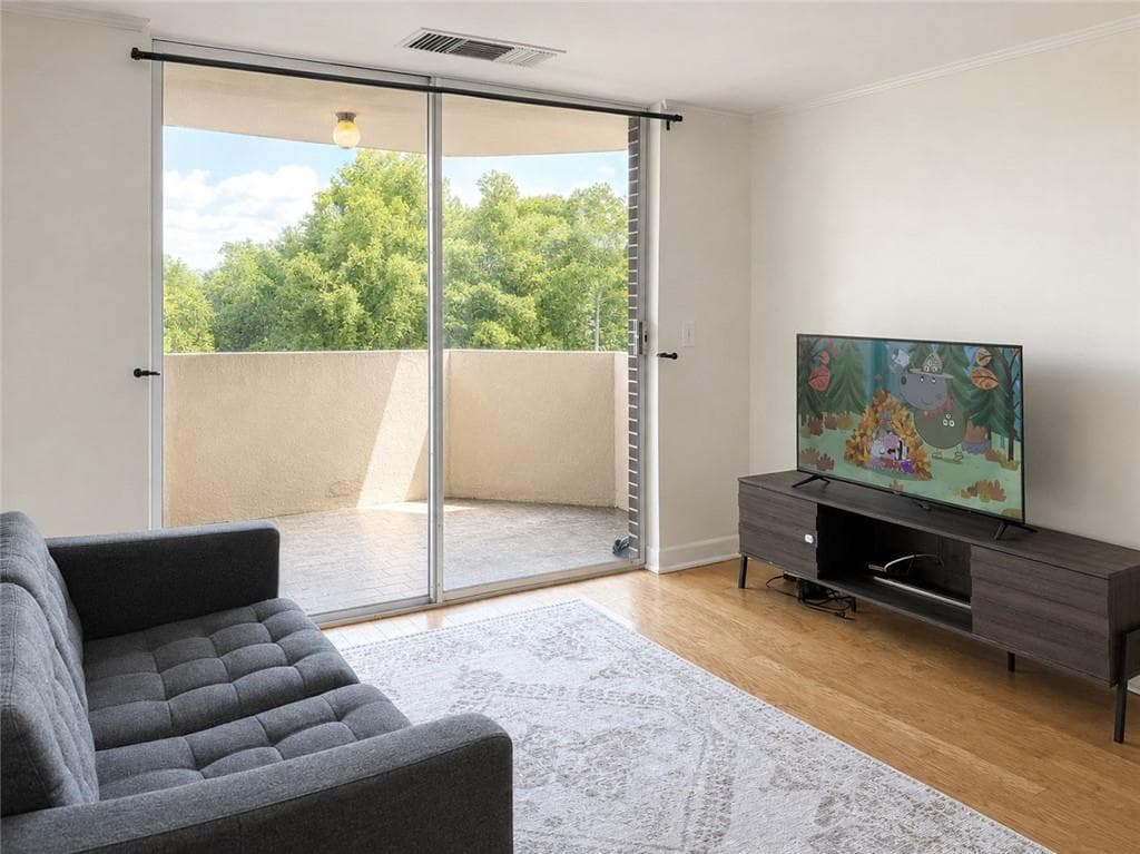 2 bedroom, 2 bathroom, 1,160 sq ft condominium for sale at 1501 Clairmont Road 928, Decatur, GA 30033 — photo 7