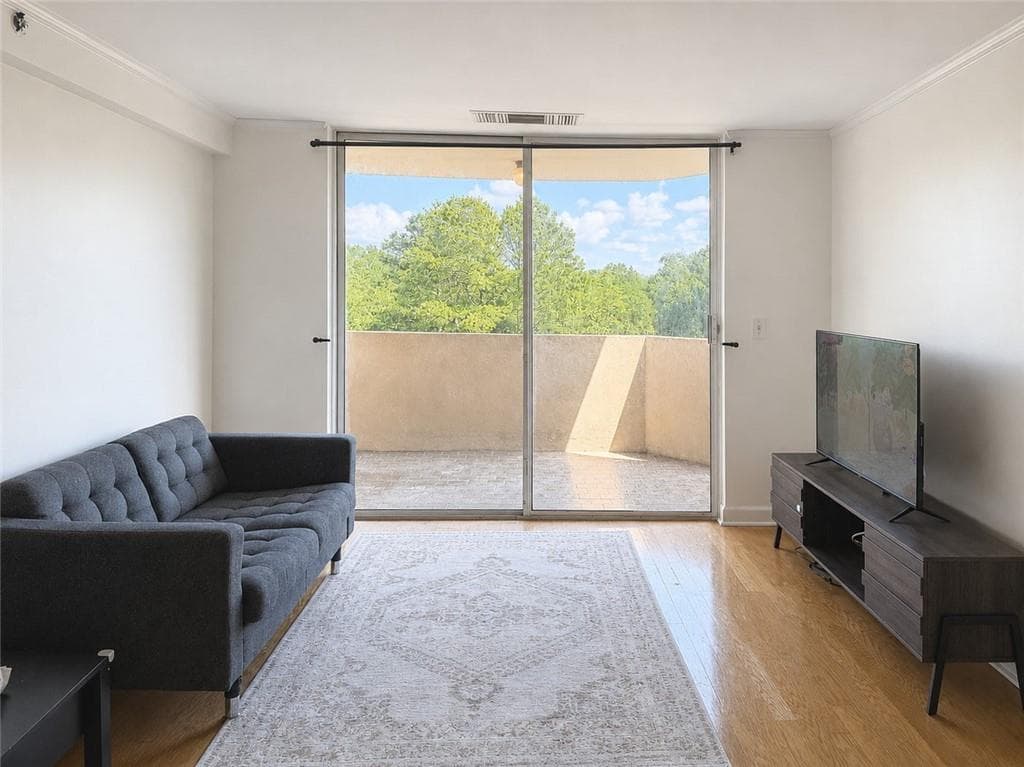 2 bedroom, 2 bathroom, 1,160 sq ft condominium for sale at 1501 Clairmont Road 928, Decatur, GA 30033 — photo 9
