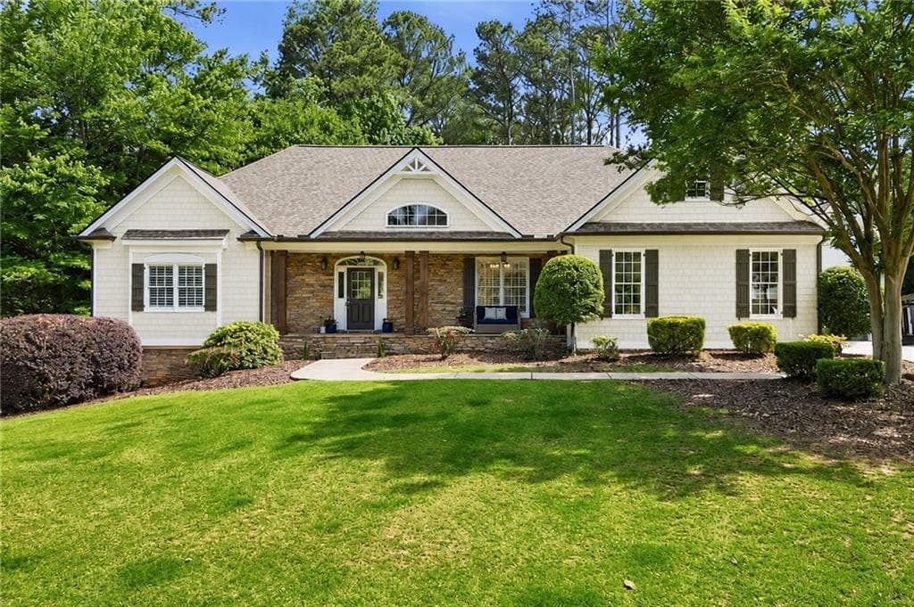 4 bedroom, 4 bathroom, 3,893 sq ft single family residence for sale at 401 Maple Ridge Court, Cumming, GA 30028 — photo 8