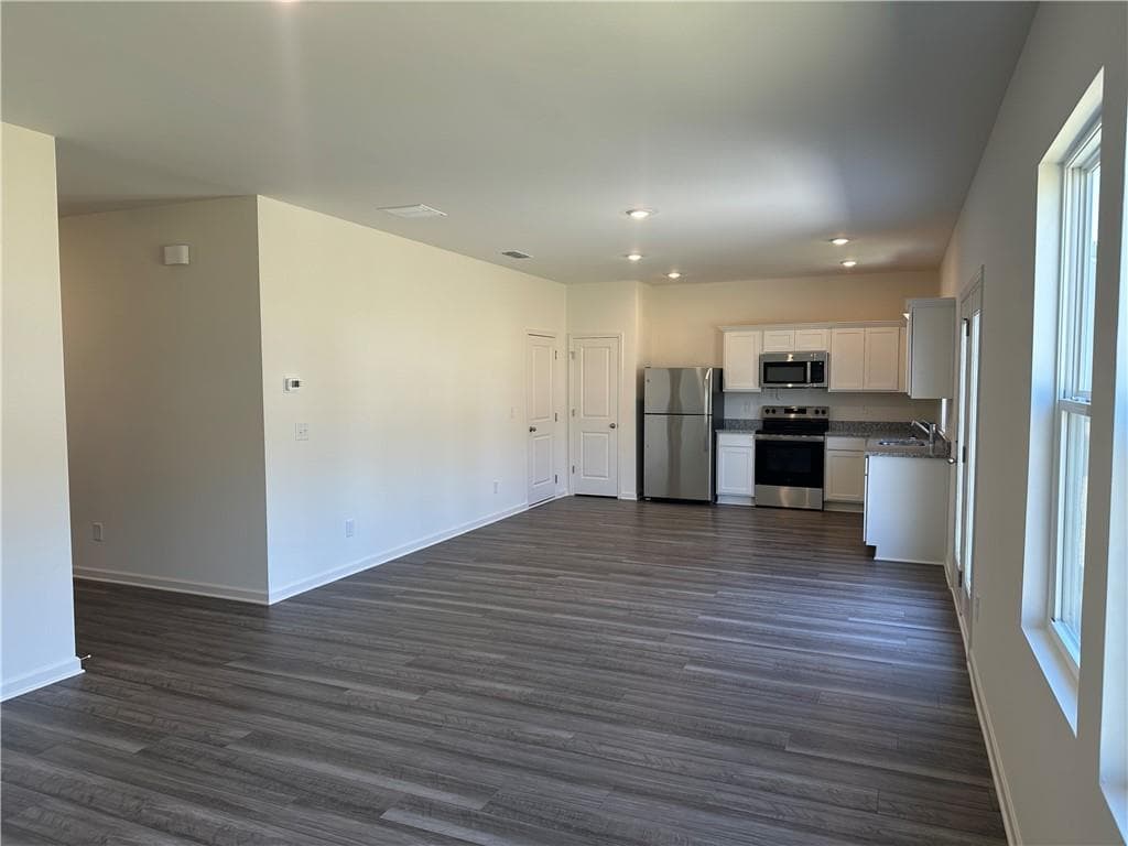 4 bedroom, 3 bathroom, 1,801 sq ft single family residence under contract at 130 Heartland Drive, Dallas, GA 30157 — photo 6
