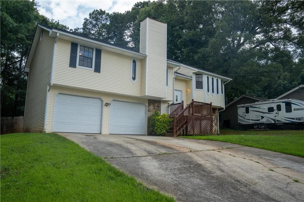 3 bedroom, 2 bathroom, 1,245 sq ft single family residence under contract at 381 Windsor Walk, Conyers, GA 30094 — photo 2