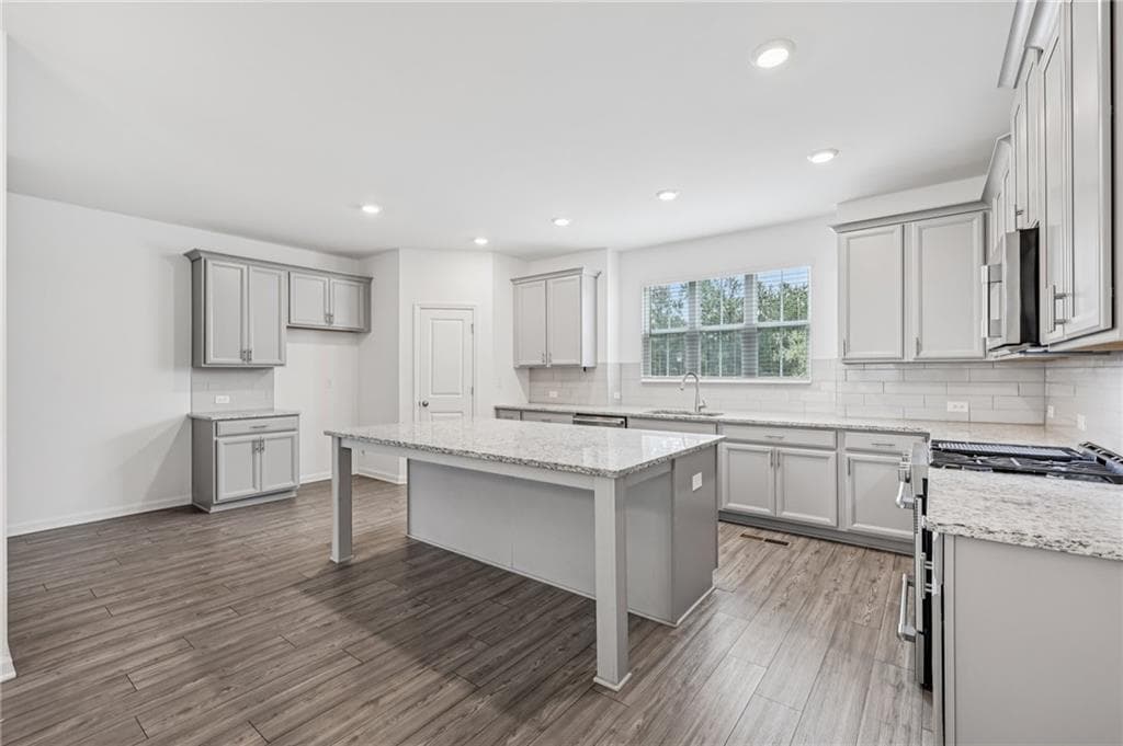 4 bedroom, 4 bathroom, 2,267 sq ft townhouse for sale at 377 Danville Avenue, Suwanee, GA 30024 — photo 9