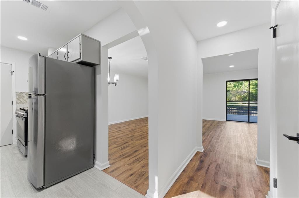 3 bedroom, 2 bathroom, 1,120 sq ft single family residence under contract at 1450 Reddington Lane, Norcross, GA 30093 — photo 6