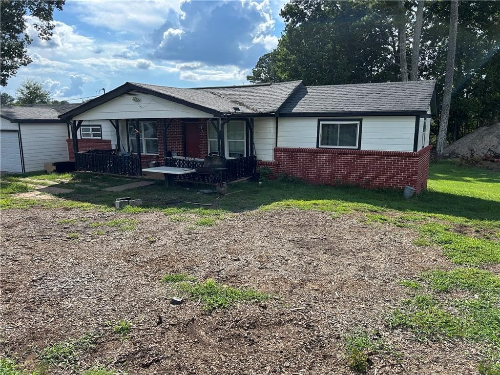 3 bedroom, 1 bathroom, 1,064 sq ft single family residence for sale at 4233 Cantrell Road, Acworth, GA 30101