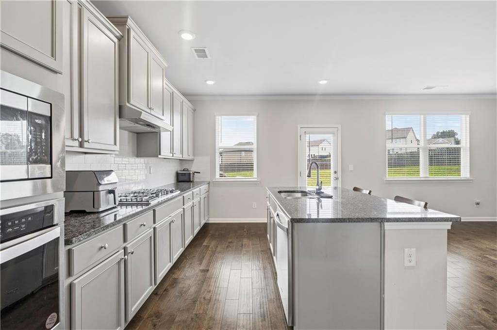 4 bedroom, 4 bathroom, 2,853 sq ft single family residence under contract at 120 Paxton Lane, Jefferson, GA 30549 — photo 7