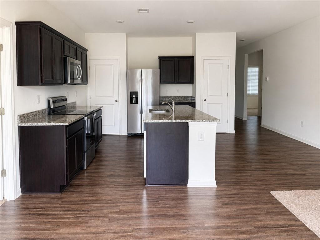 3 bedroom, 2 bathroom, 1,813 sq ft single family residence for rent at 408 Nola Court, Cartersville, GA 30120 for $1,995 a month — photo 4