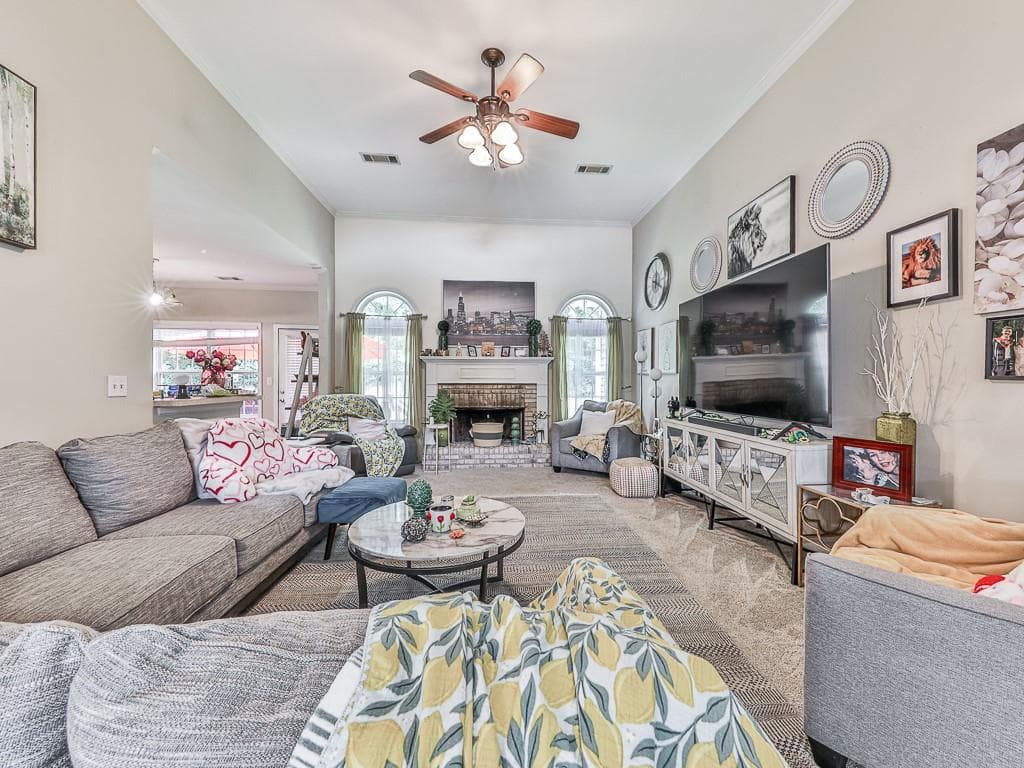 3 bedroom, 2 bathroom, 2,115 sq ft single family residence for sale at 275 Woodridge Drive, Douglasville, GA 30134 — photo 3