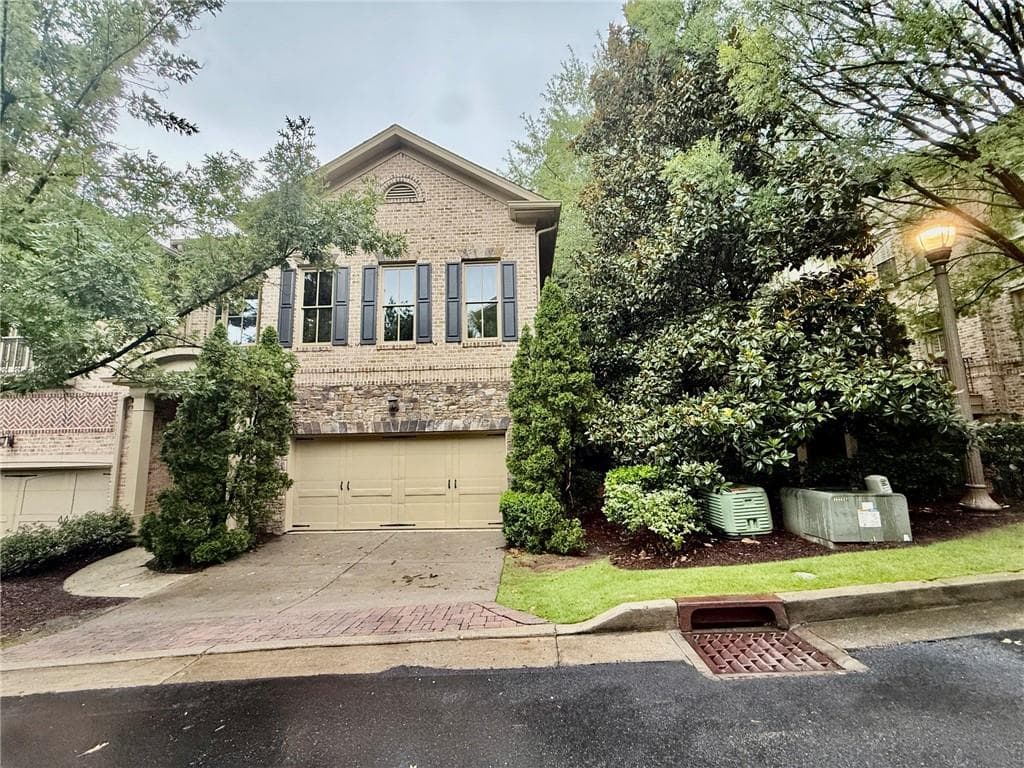 4 bedroom, 4 bathroom, 3,149 sq ft townhouse for sale at 3044 Stone Gate Drive, Atlanta, GA 30324