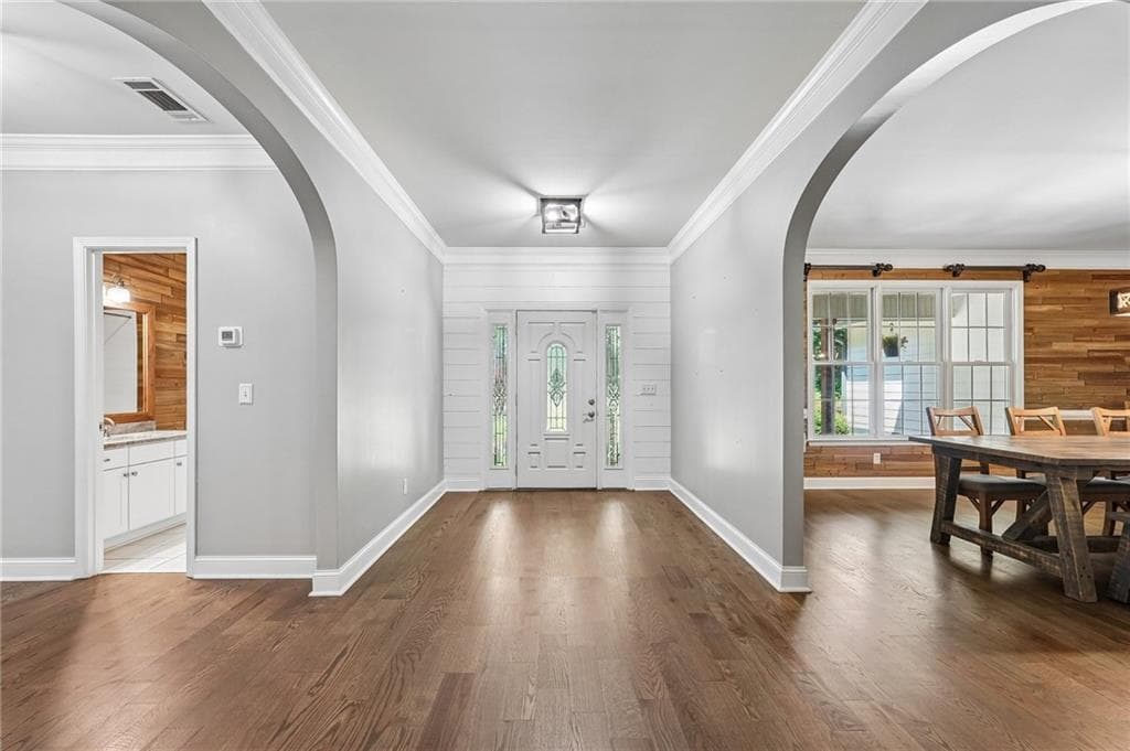 6 bedroom, 4 bathroom, 6,048 sq ft single family residence for sale at 5925 Cantrell Circle, Cumming, GA 30041 — photo 8