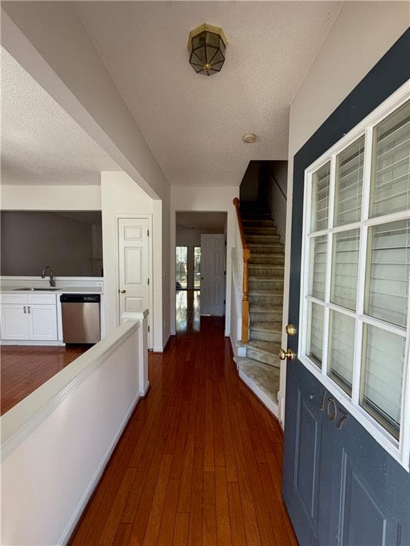 3 bedroom, 3 bathroom, 1,370 sq ft townhouse for sale at 4645 Valais Court 107, Alpharetta, GA 30022 — photo 2